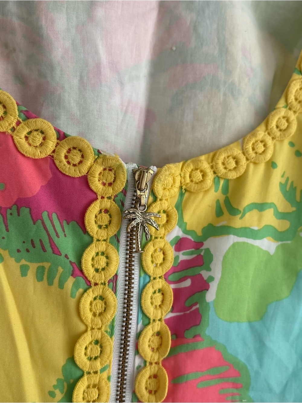 Lily Pulitzer delia shift dress in bright floral - Picture 5 of 7